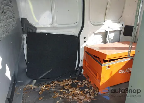 2015 Nissan Nv200 S/Sv z USA, uszkodzony, nr VIN 3N6CM0KN9FK727954